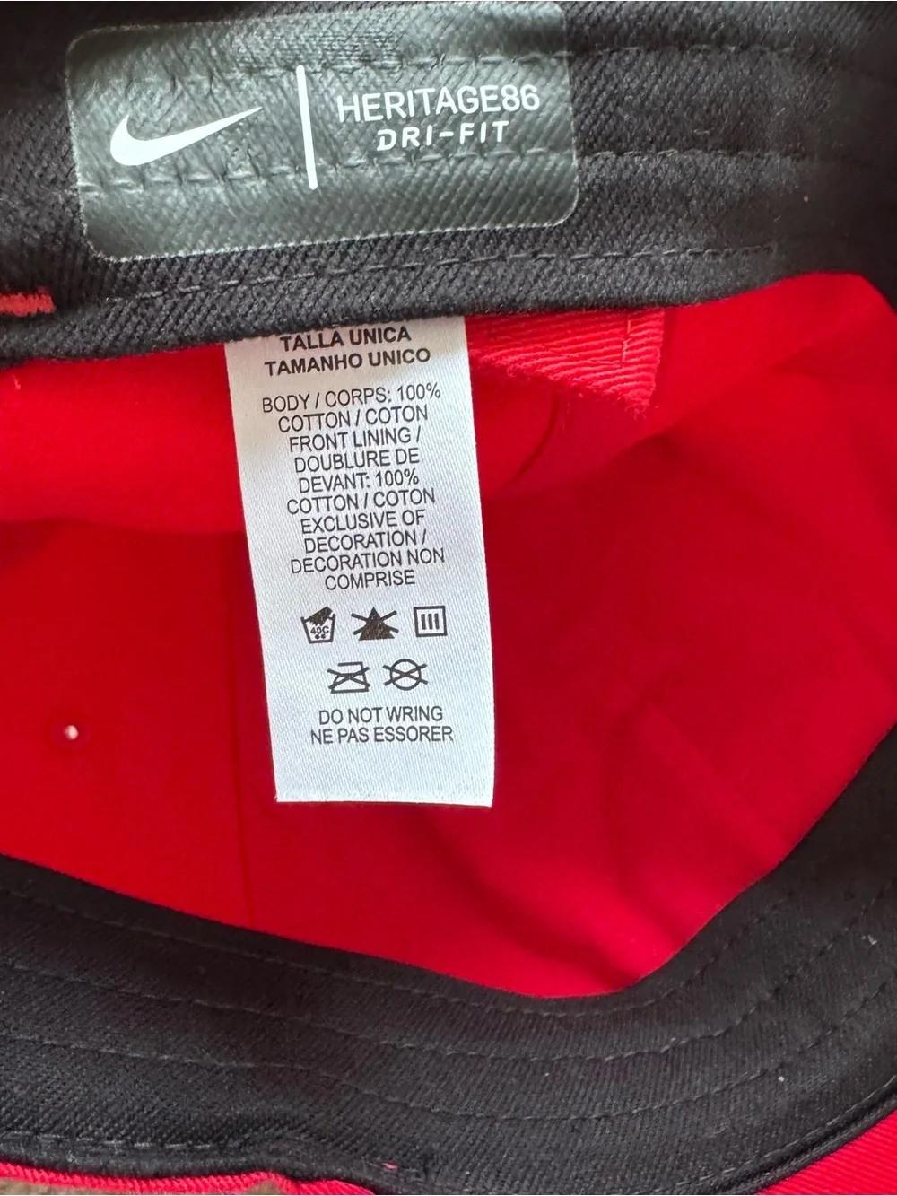 Nike Red Embroidered Logo Heritage86 Cap